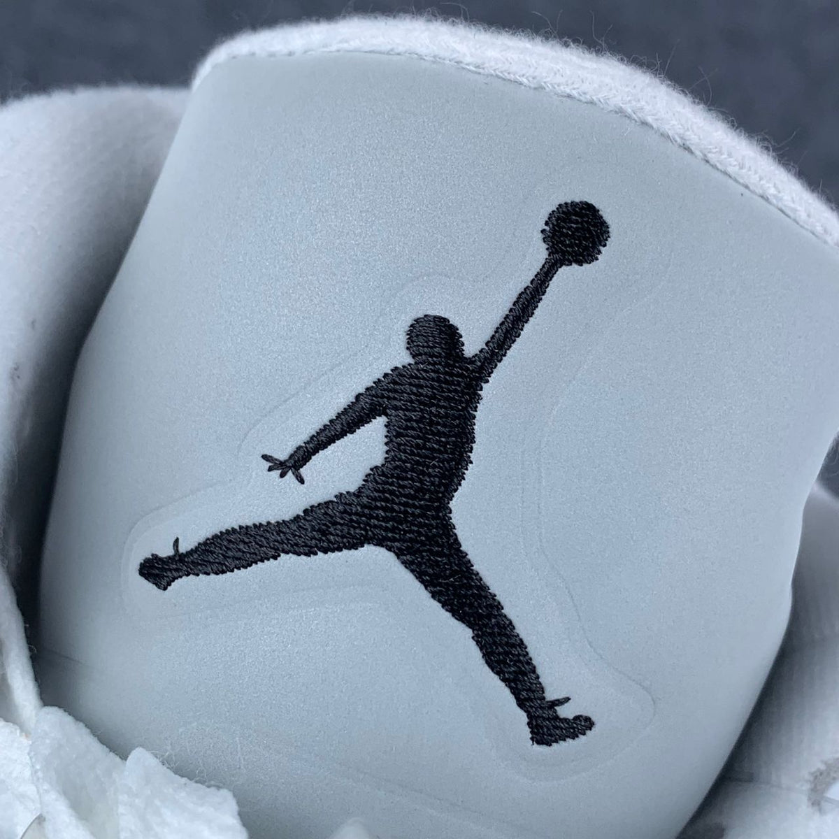 Jordan 5 Retro White Metallic (2026) Sneakers - product view 8