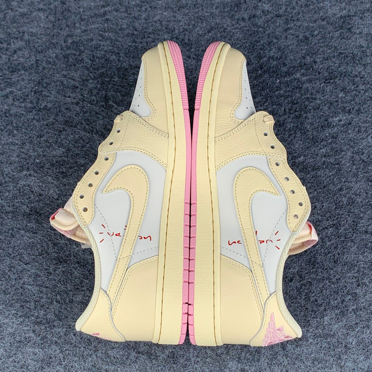 Travis Scott x Air Jordan 1 Low OG SP Sneakers 'Muslin/Shy Pink' - product view 4