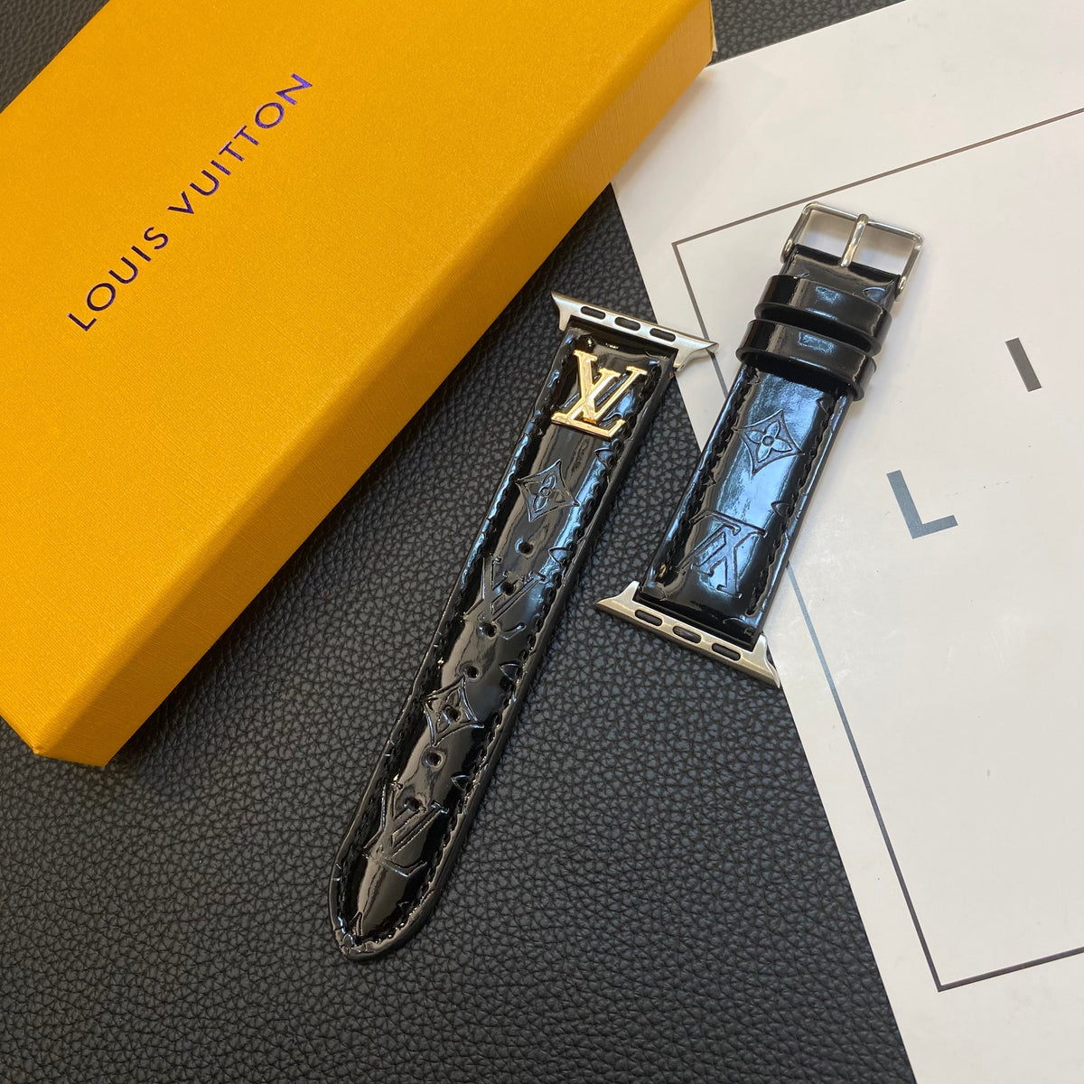 GLOSSY LEATHER APPLE WATCH STRAP METAL LOGO - product view 10