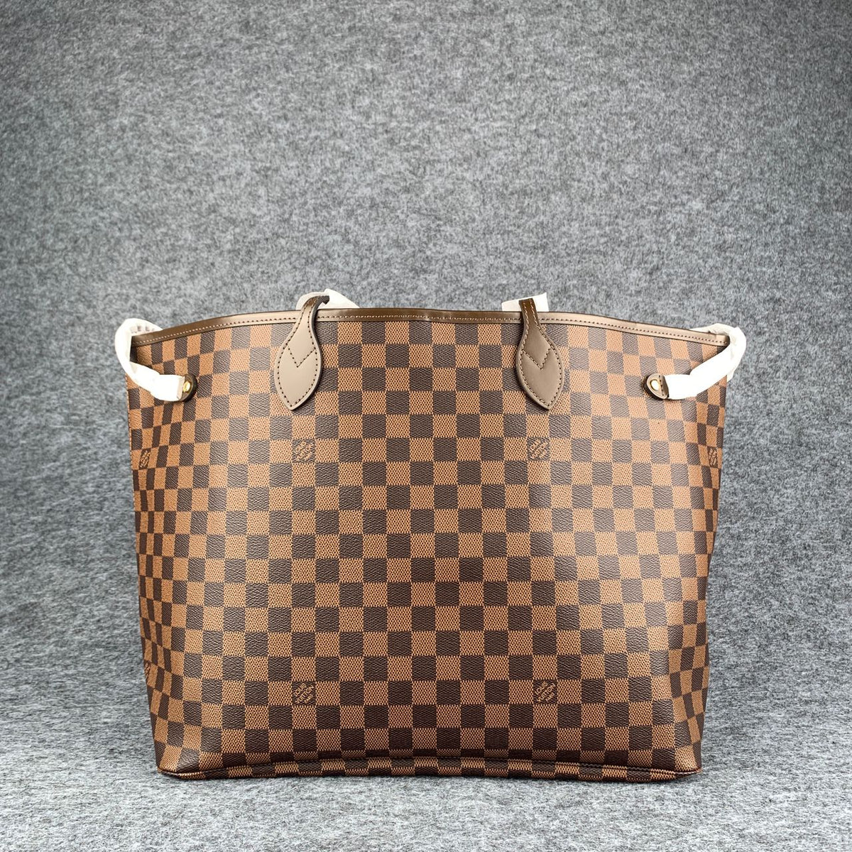 LV Neverfull GM (32x39x19 CM) - product view 2