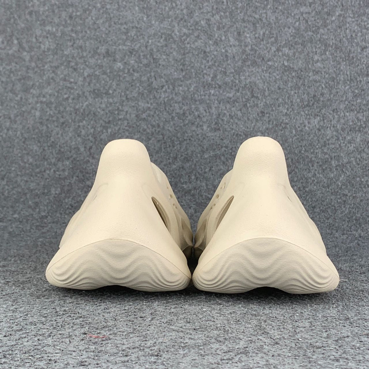 Yeezy Foam Runner 'Sand' - product view 6