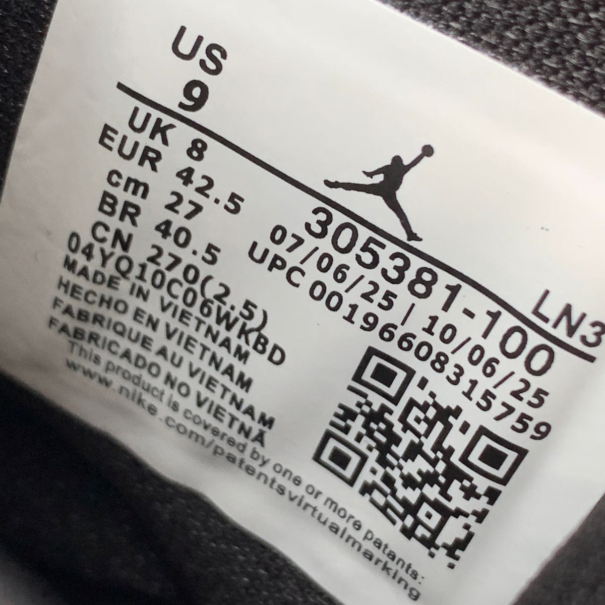 Air Jordan 8 Retro 'Bugs Bunny' 2025 Sneakers - product view 10