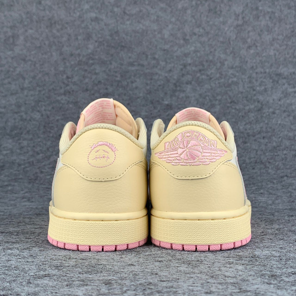 Travis Scott x Air Jordan 1 Low OG SP Sneakers 'Muslin/Shy Pink' - product view 5