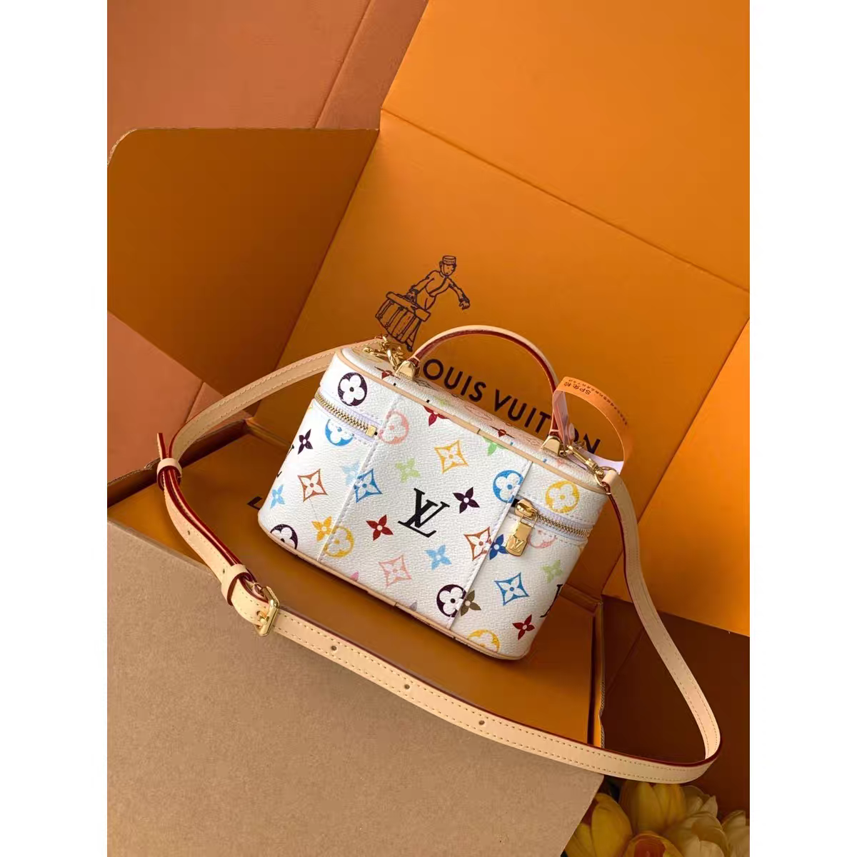 Vintage-Inspired Box hand bag - product view 9
