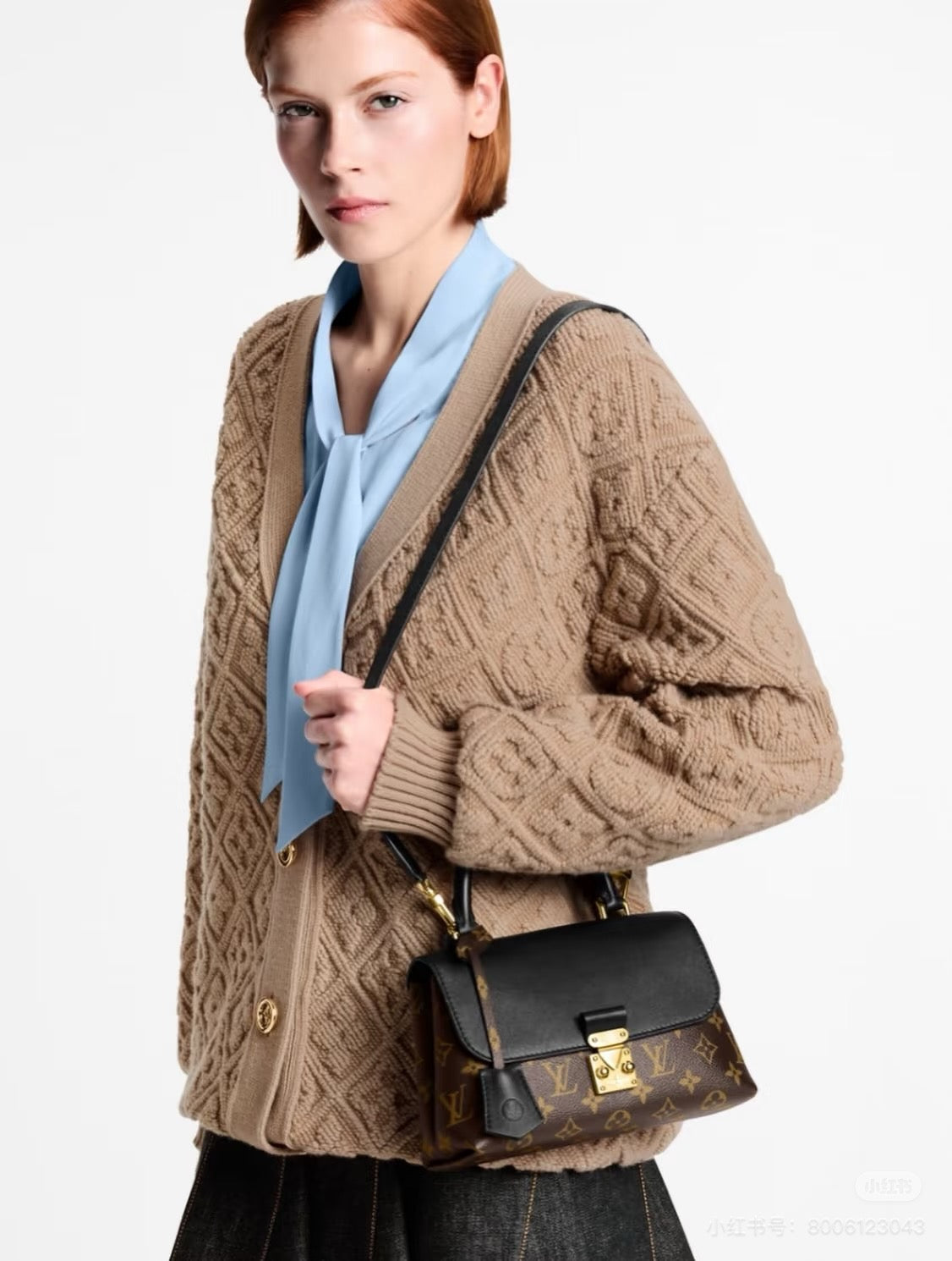 minimalist short-handle handbag - product view 2