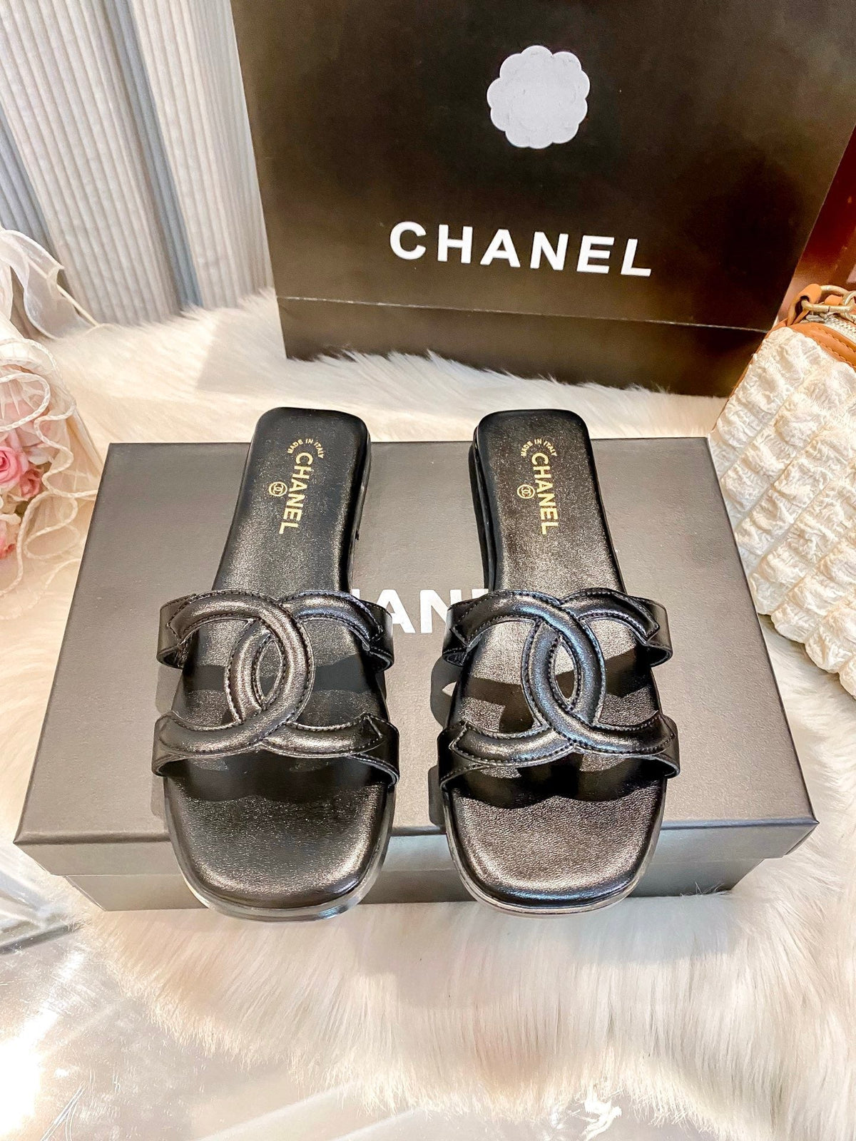 light- glossy flat slides - product view 1