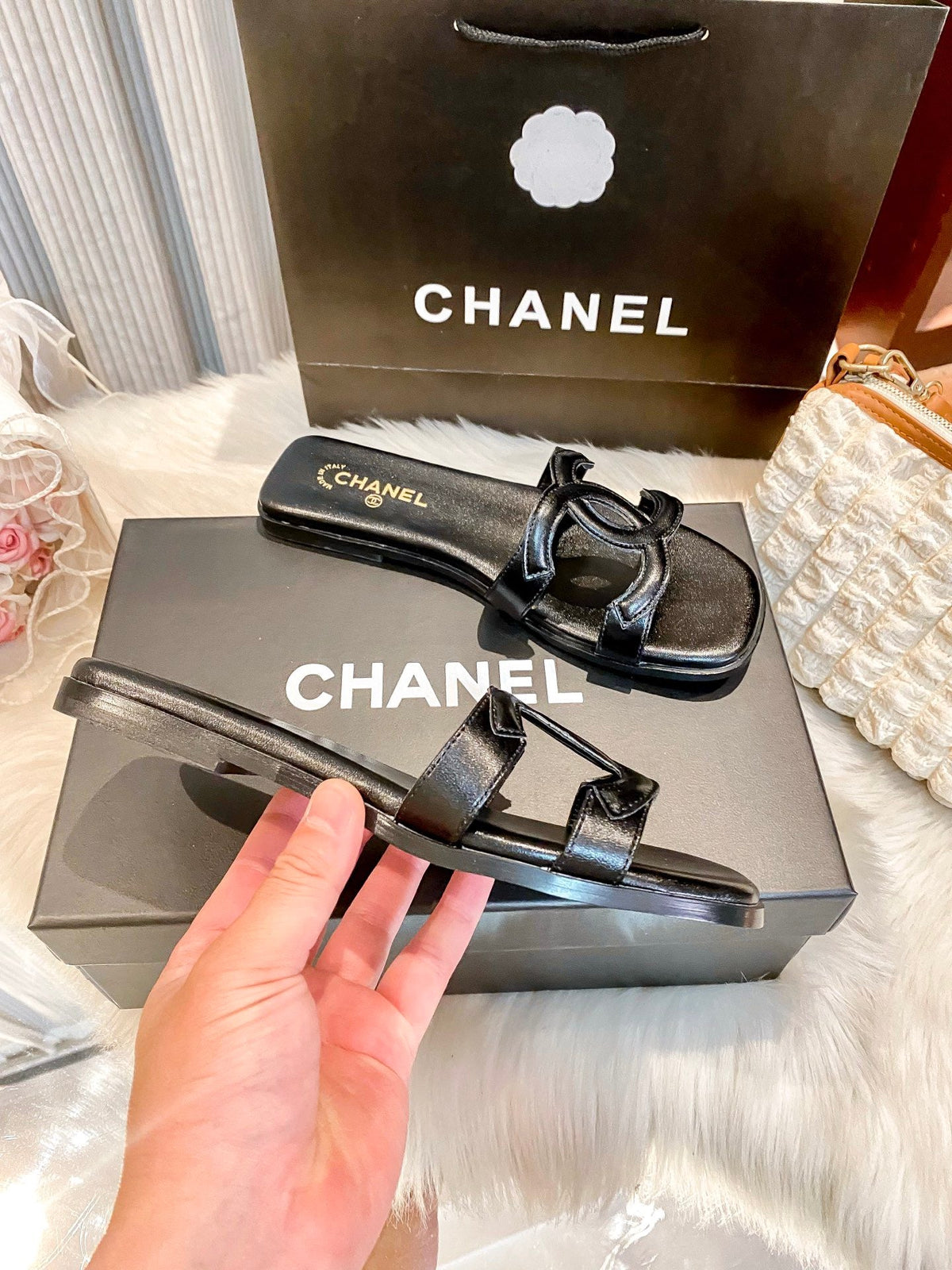 light- glossy flat slides - product view 4