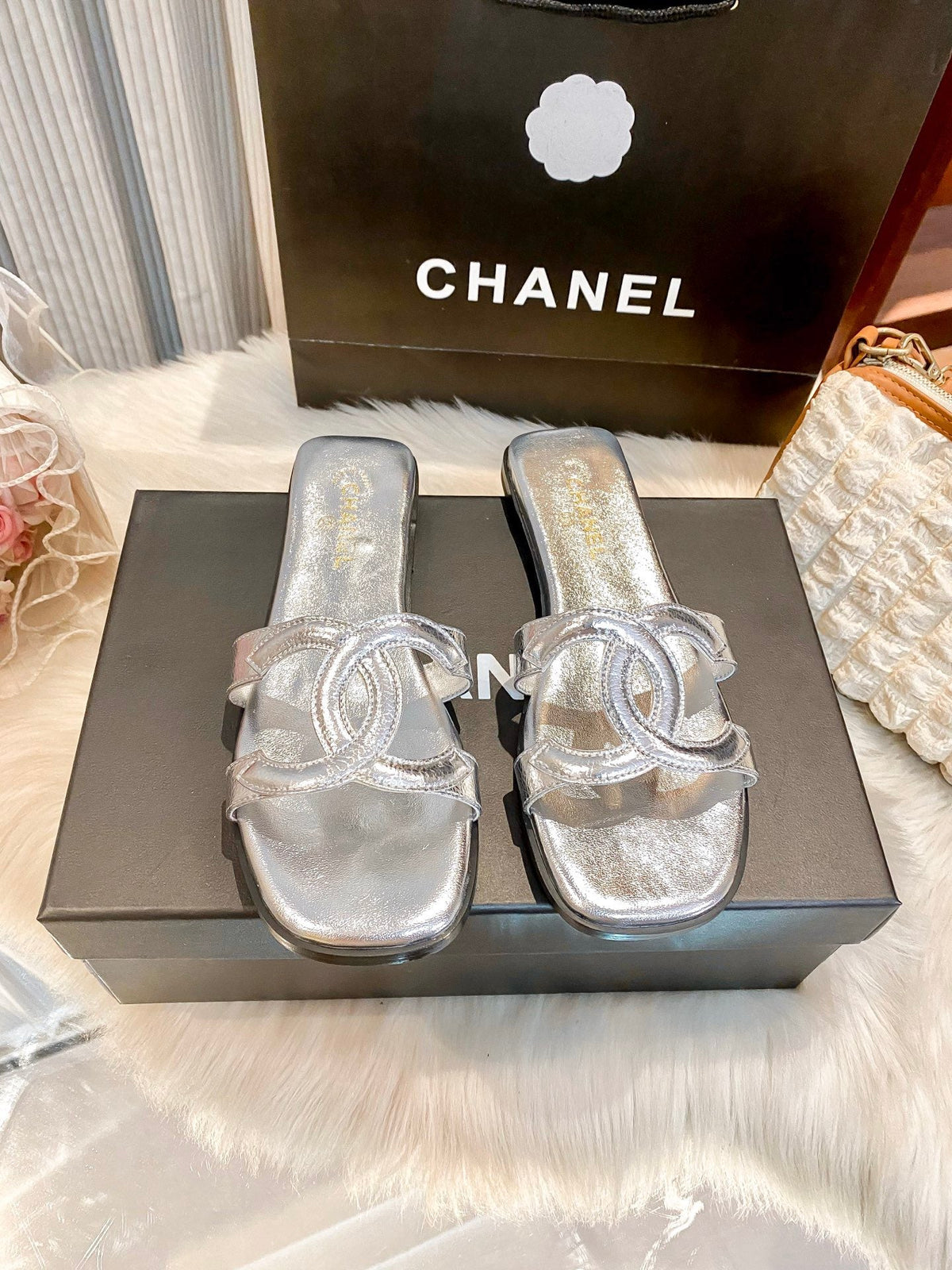 light- glossy flat slides - product view 9