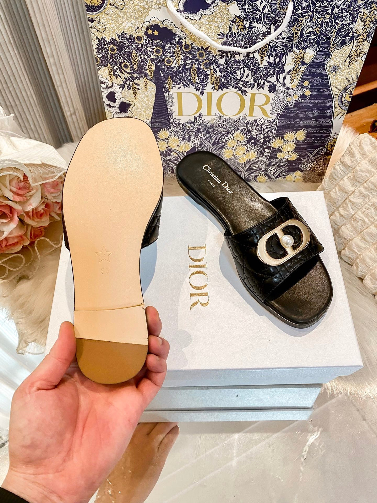 High-end diamond-quilted single-strap flat slides with pearl rings - product view 13