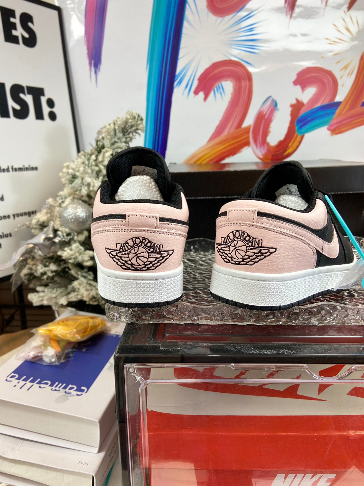 Black and pink color-block low-top casual sneakers - product view 2
