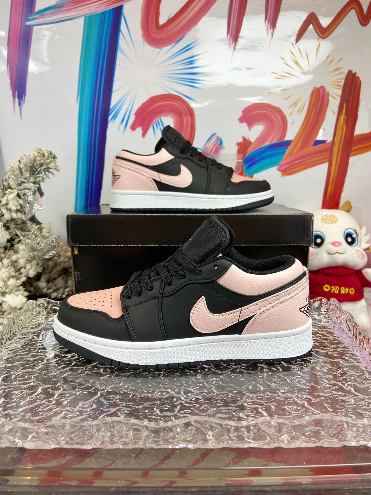 Black and pink color-block low-top casual sneakers - product view 3
