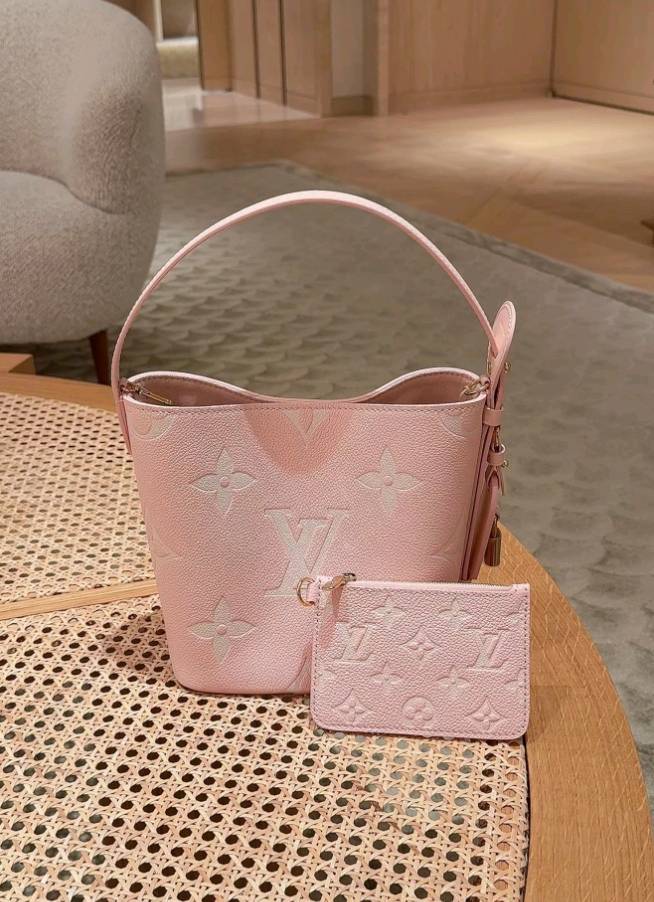 Best-selling Monogram Shoulder Bag - product view 4