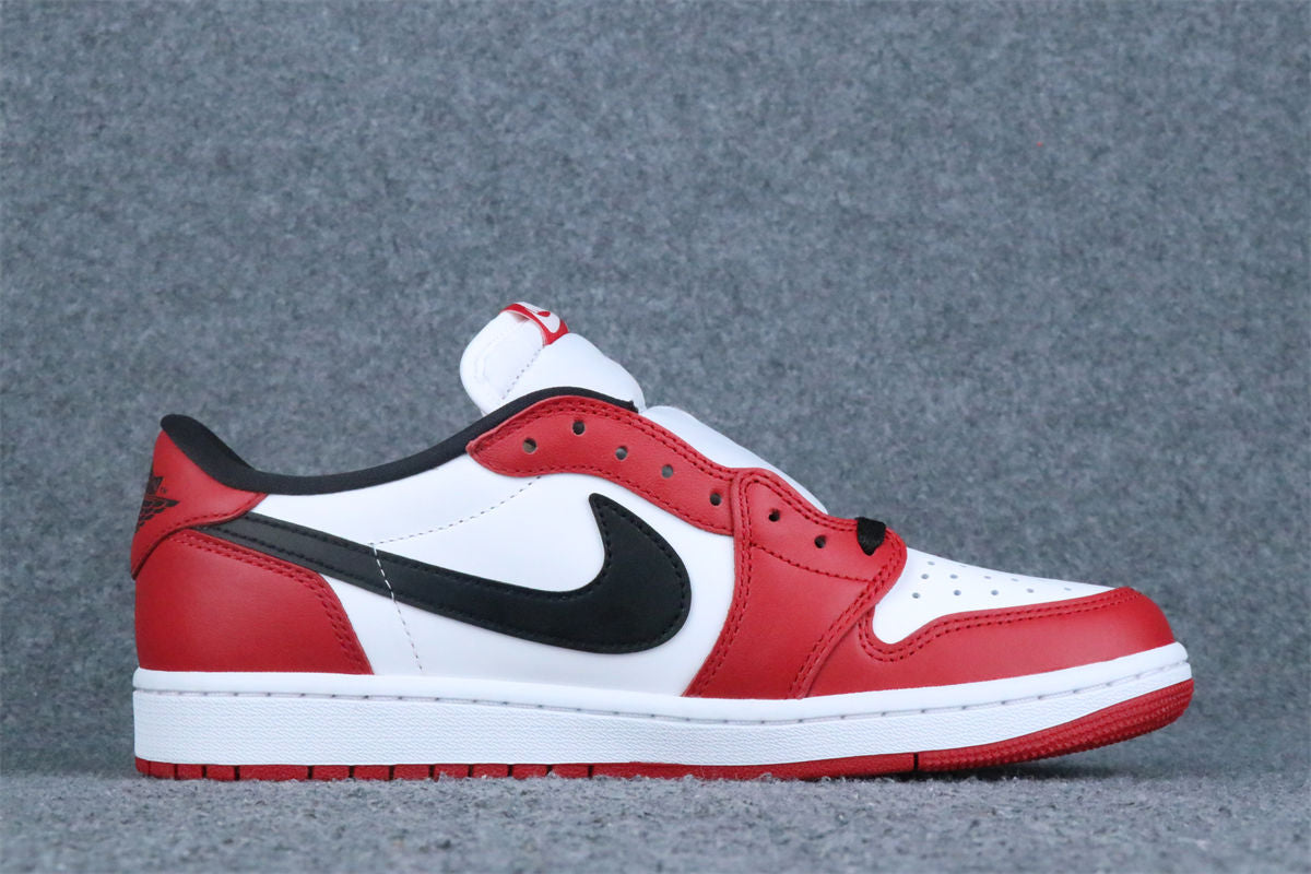 Air Jordan 1 Retro Low OG 'Chicago' 2025 Sneakers - product view 2
