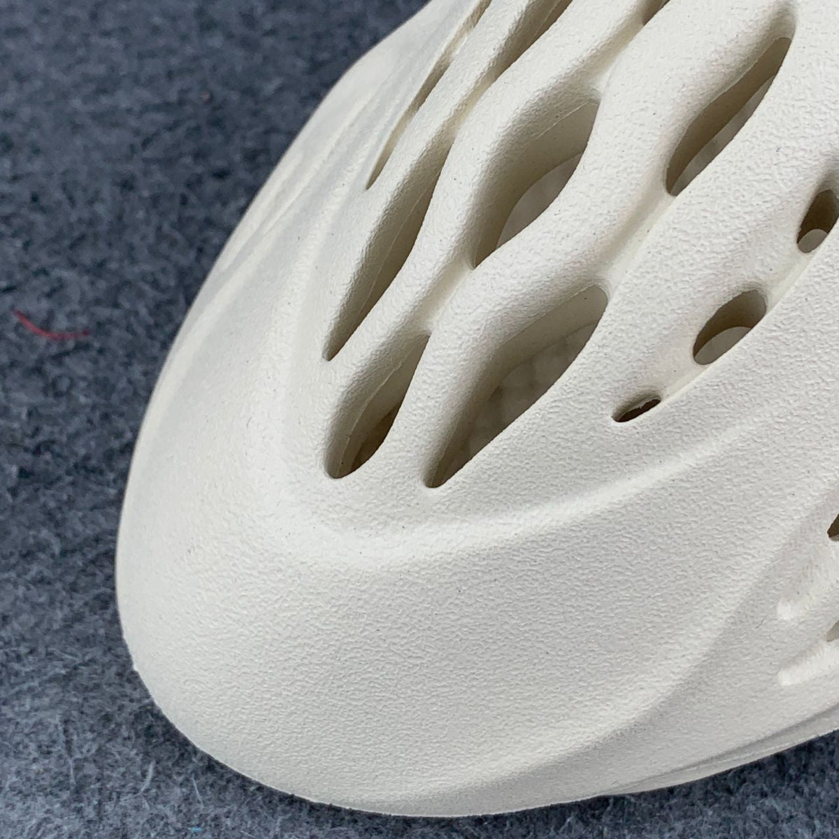 Yeezy Foam Runner 'Sand' - product view 7