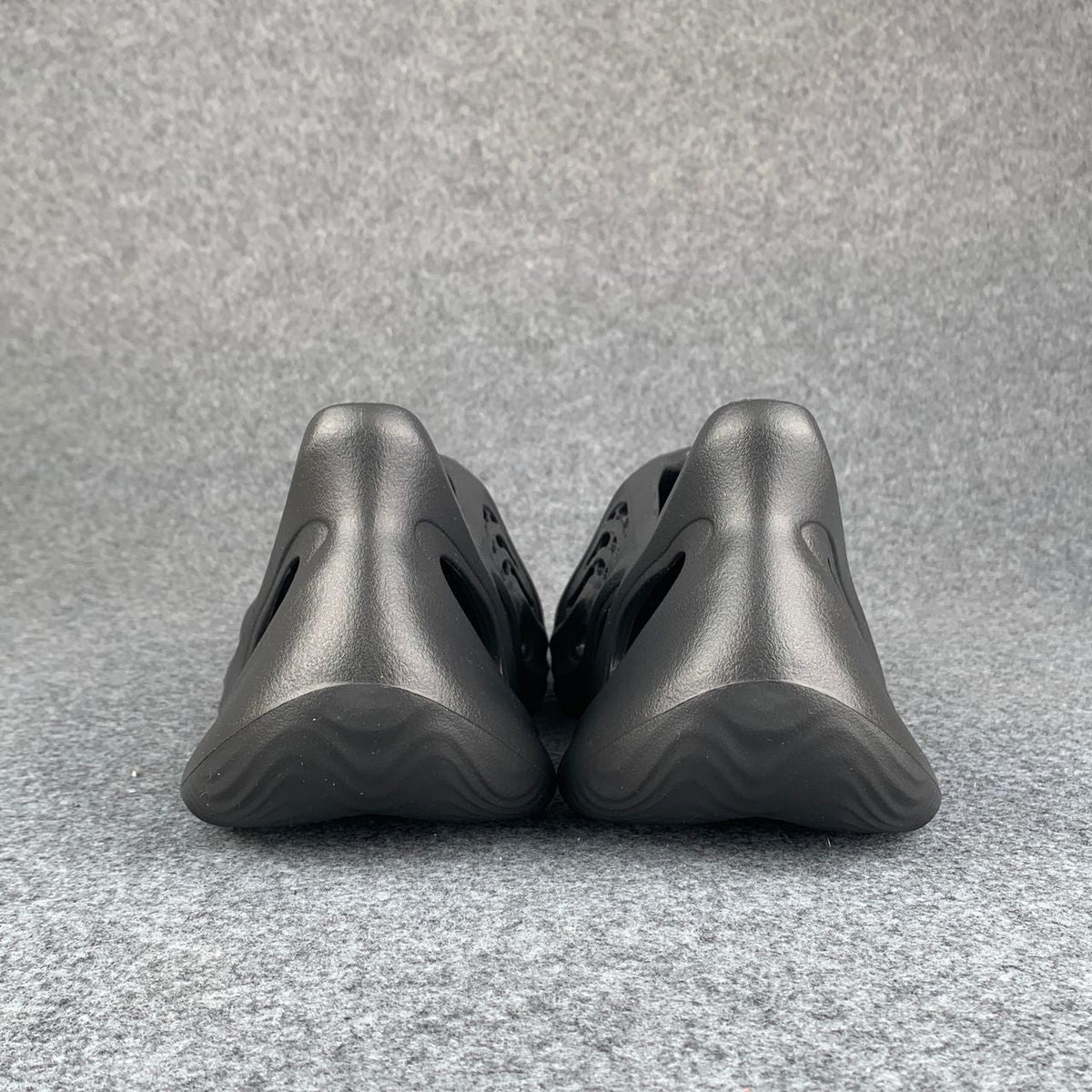 Yeezy Foam Runner 'Onyx' - product view 6