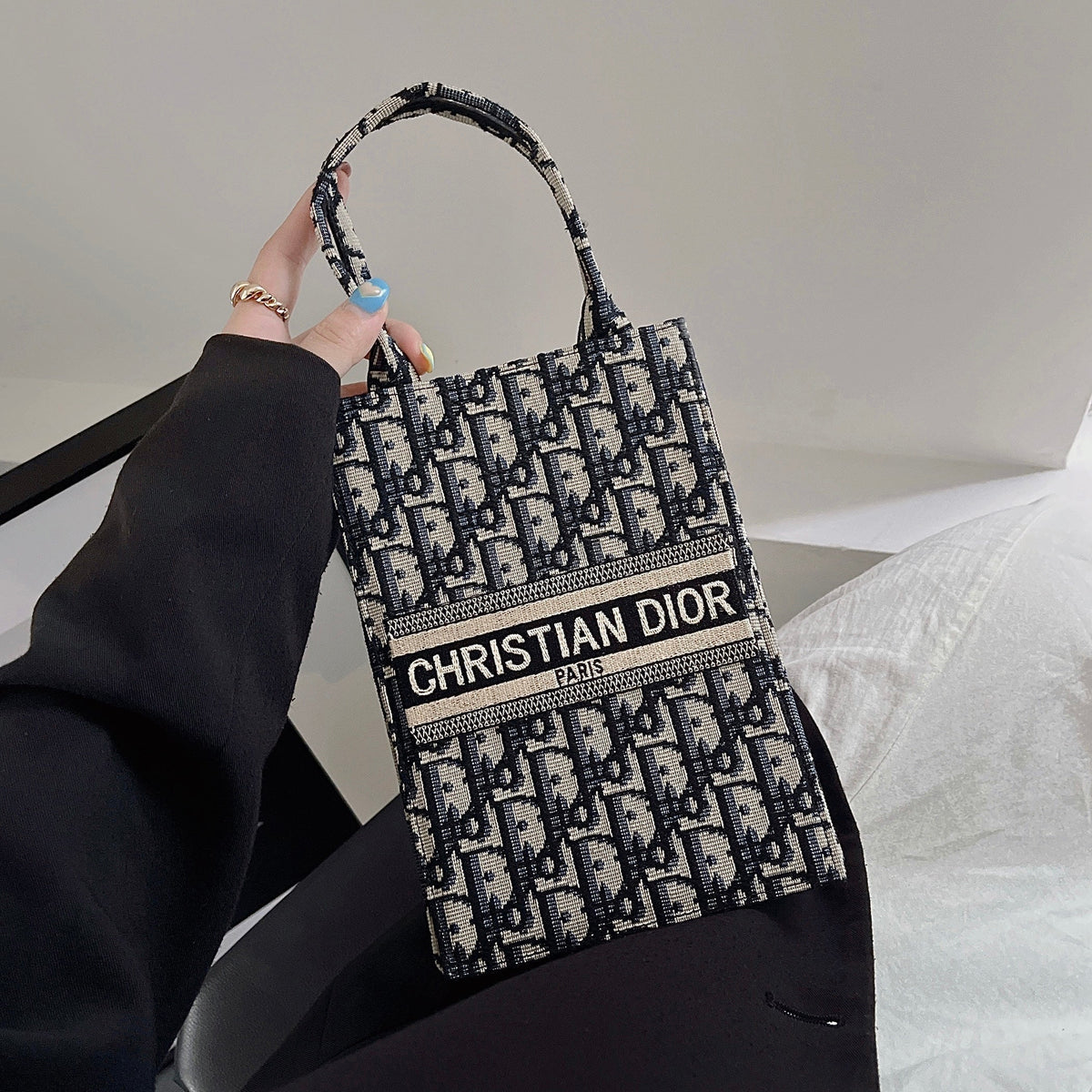 Classic Tote Bag With Crossbody Strap - product view 4