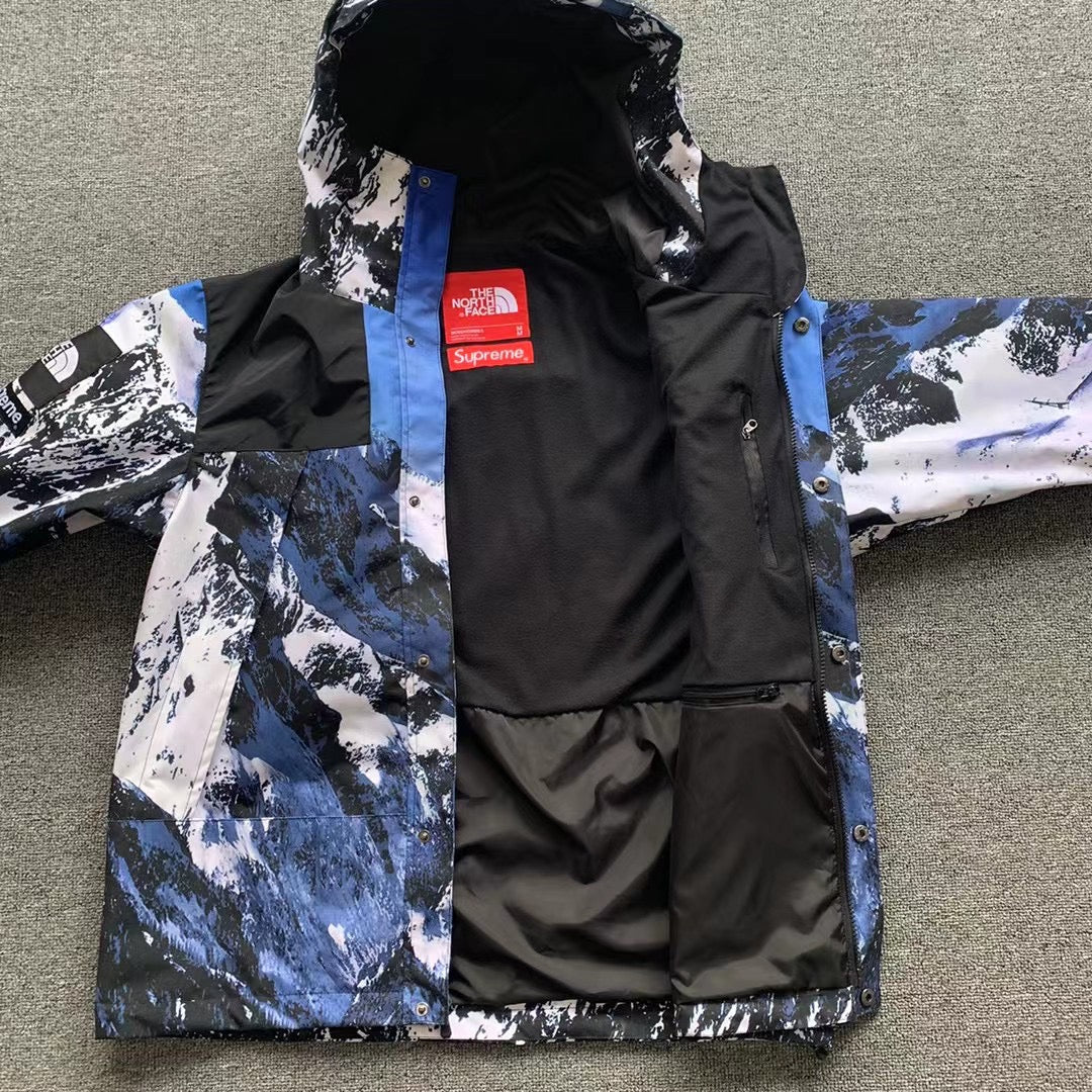 Supreme x The North Face Mountain Parka 'Mountain Print' - product view 3