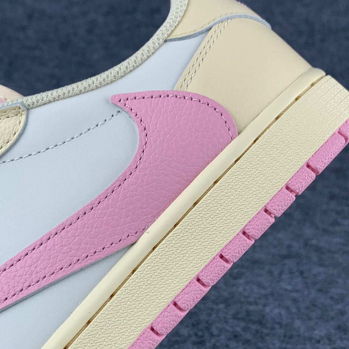 Travis Scott x Air Jordan 1 Low OG SP Sneakers 'Muslin/Shy Pink' - product view 8
