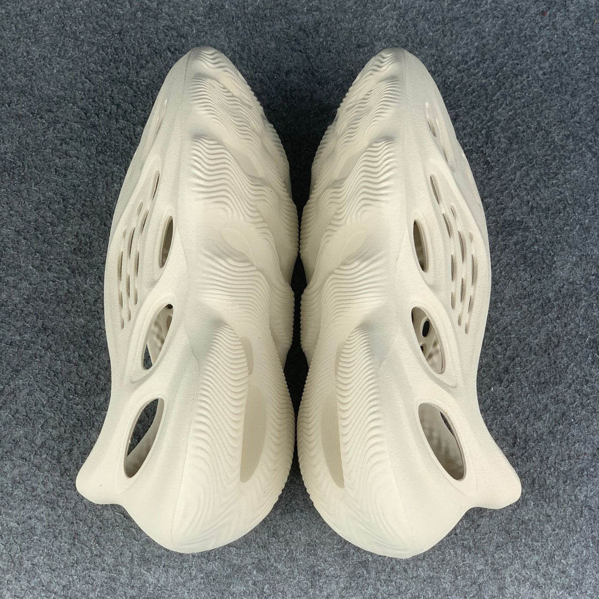 Yeezy Foam Runner 'Sand' - product view 3