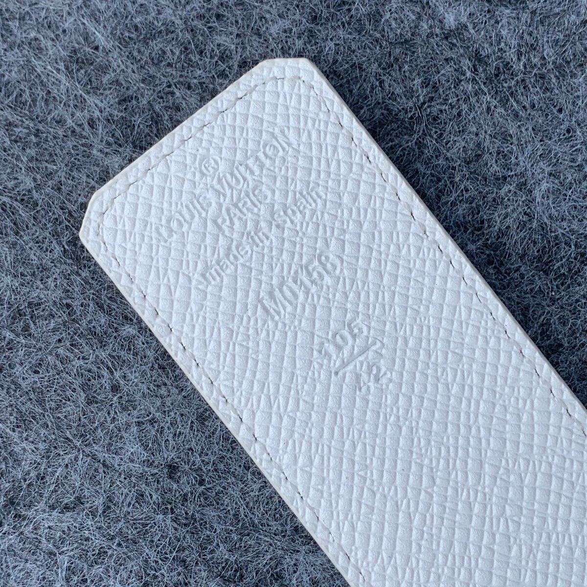 LV Initiales 40mm Reversible Belt 'White' - product view 7