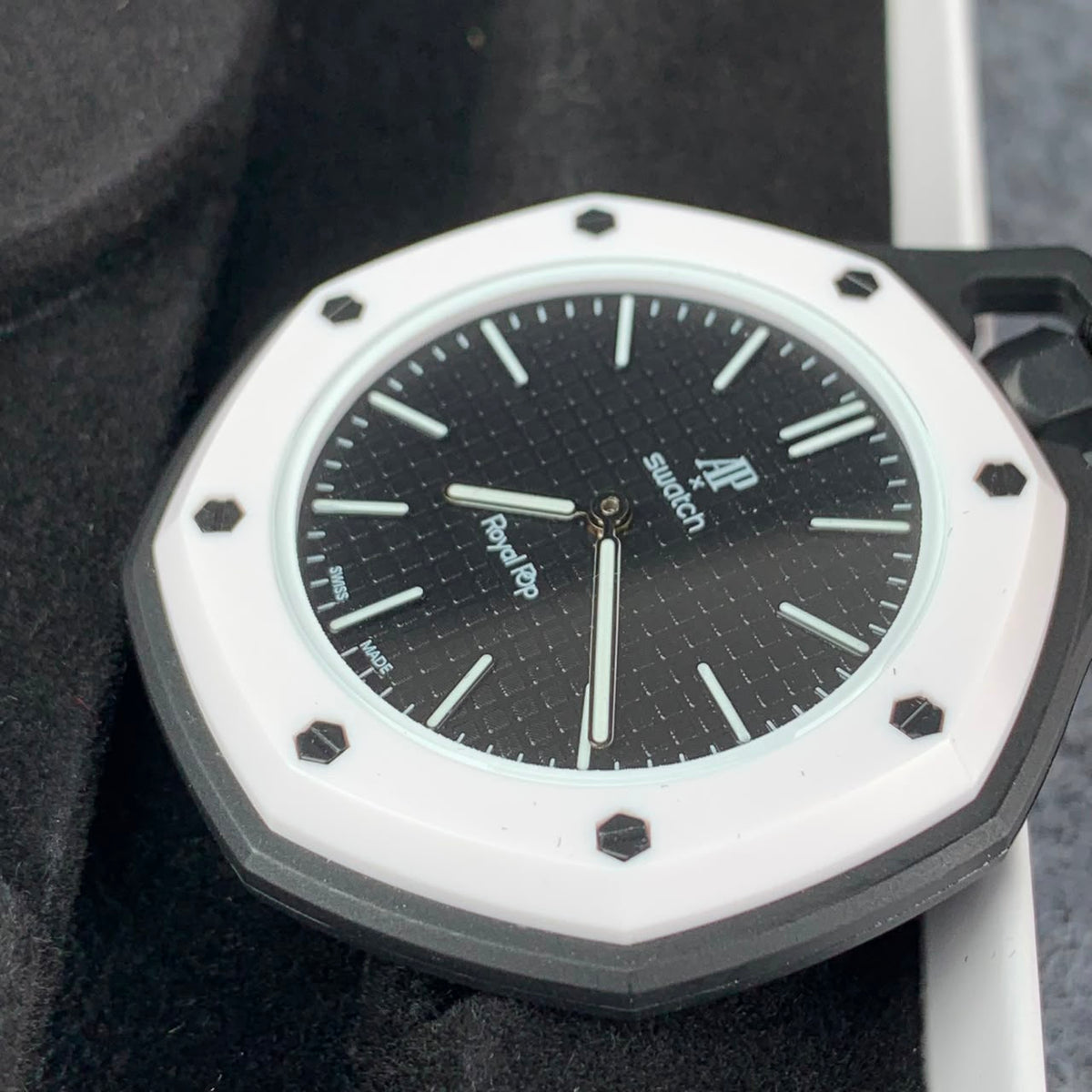 AP x Swatch Royal Pop Watch 'Ocho' - product view 3