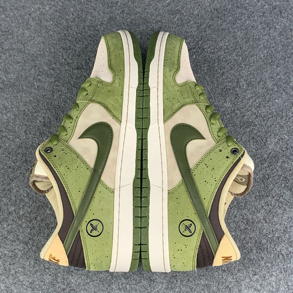 Yuto Horigome x Dunk Low SB Sneakers 'Matcha' - product view 3