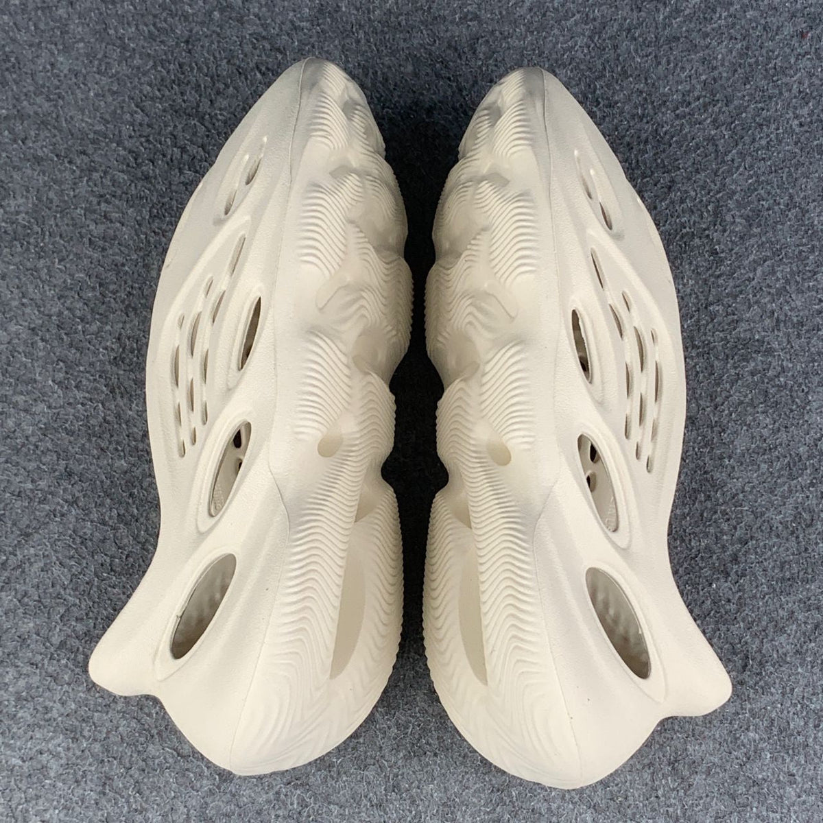 Yeezy Foam Runner 'Sand' - product view 4