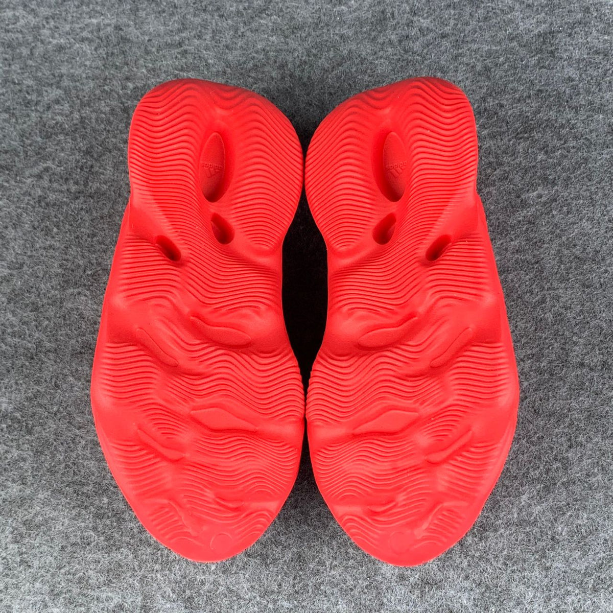 Yeezy Foam Runner 'Vermilion' - product view 5