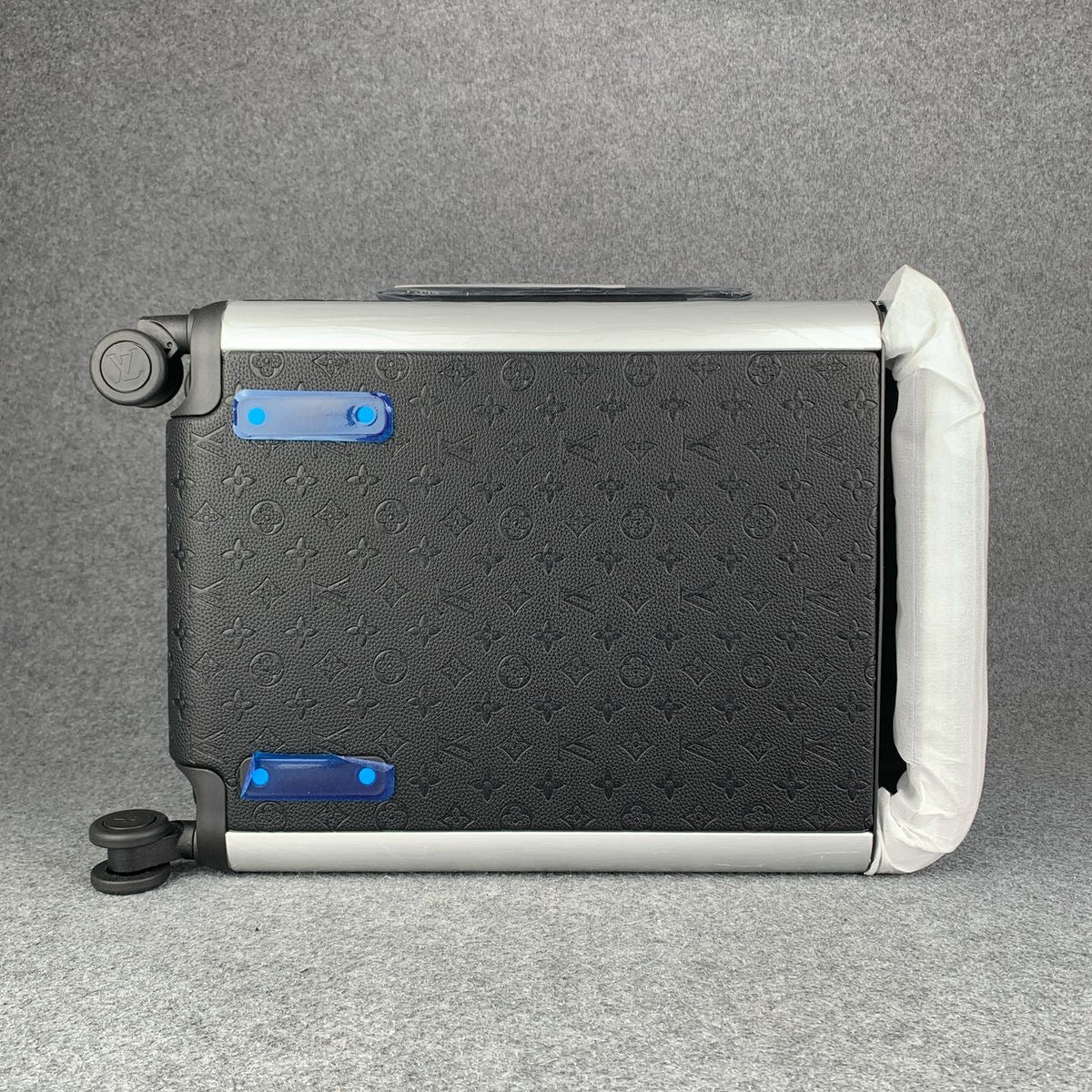 LV Horizon 55 'Monogram Shadow' - product view 5