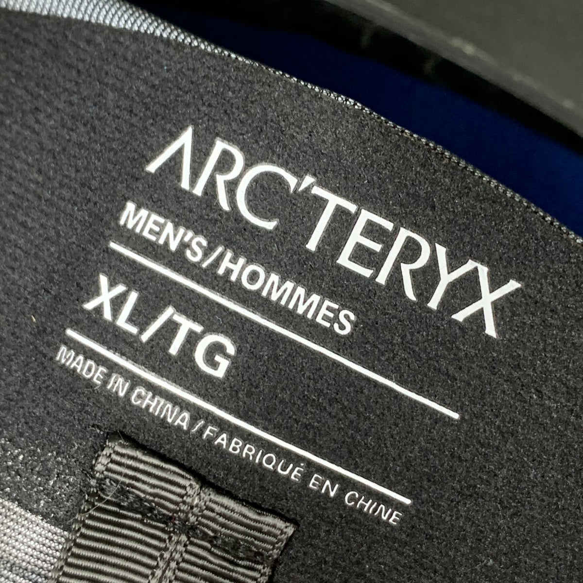 Arc'teryx Men's Beta Jacket 'Bright Blue' - product view 3