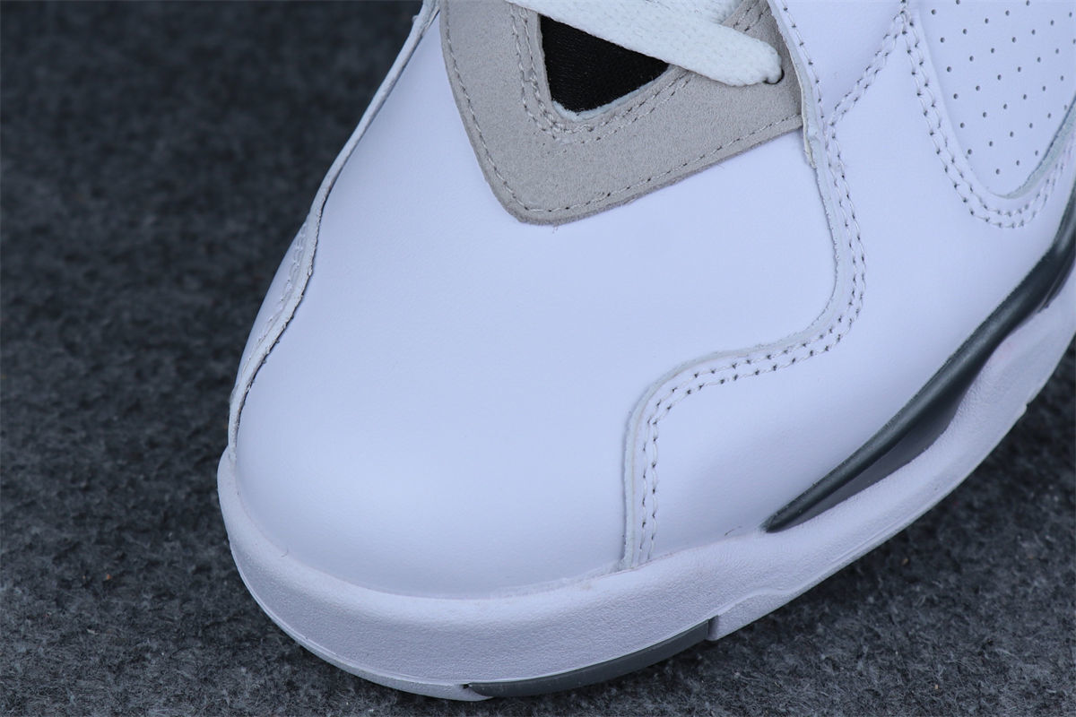 Air Jordan 8 Retro 'Bugs Bunny' 2013 Sneakers - product view 4