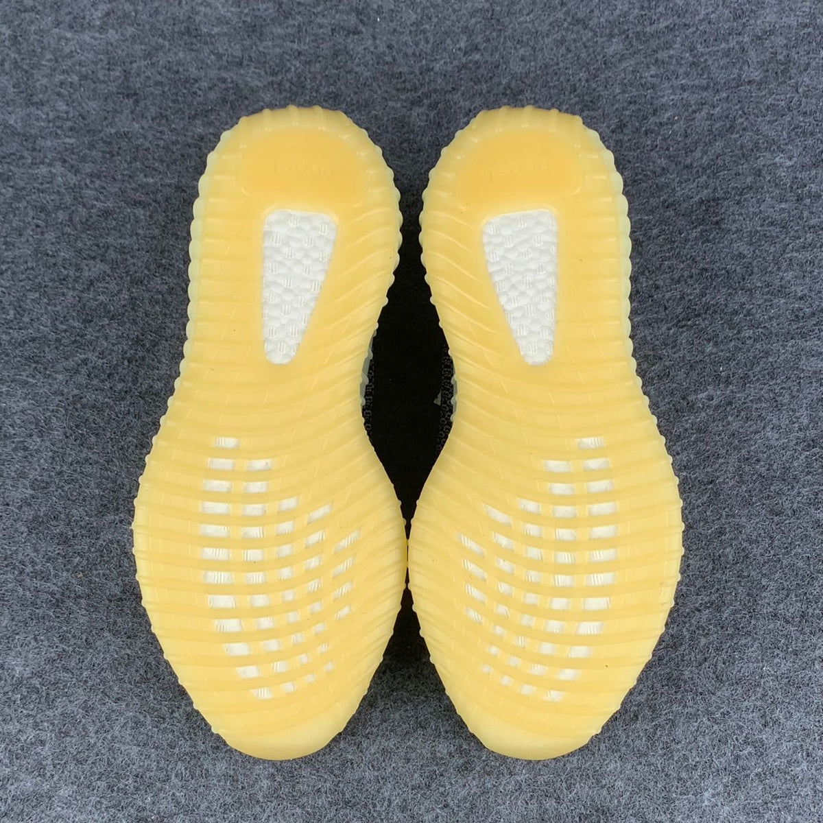 Yeezy Boost 350 V2 Sneakers 'Carbon' - product view 5