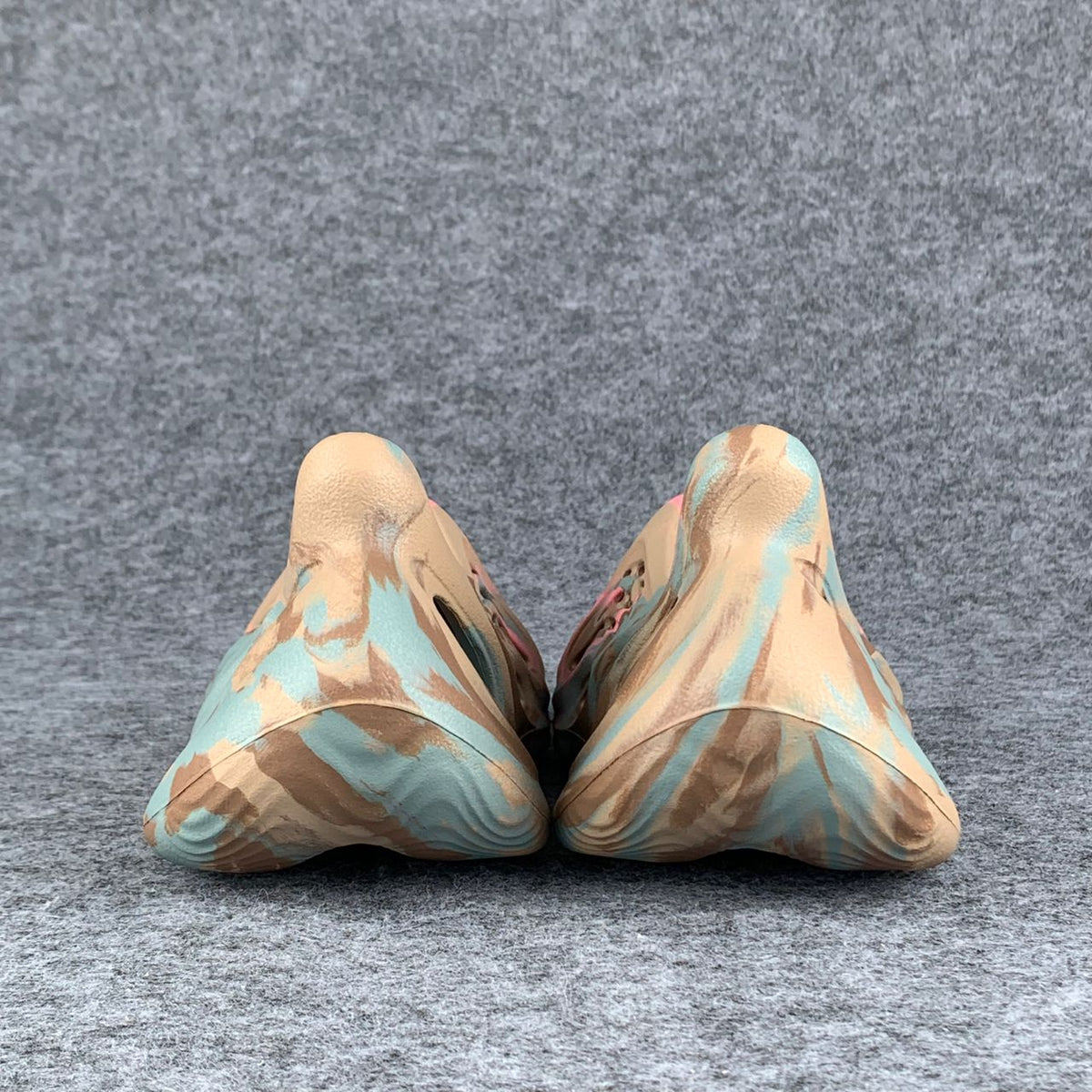 Yeezy Foam Runner 'MX Sand Grey' - product view 6