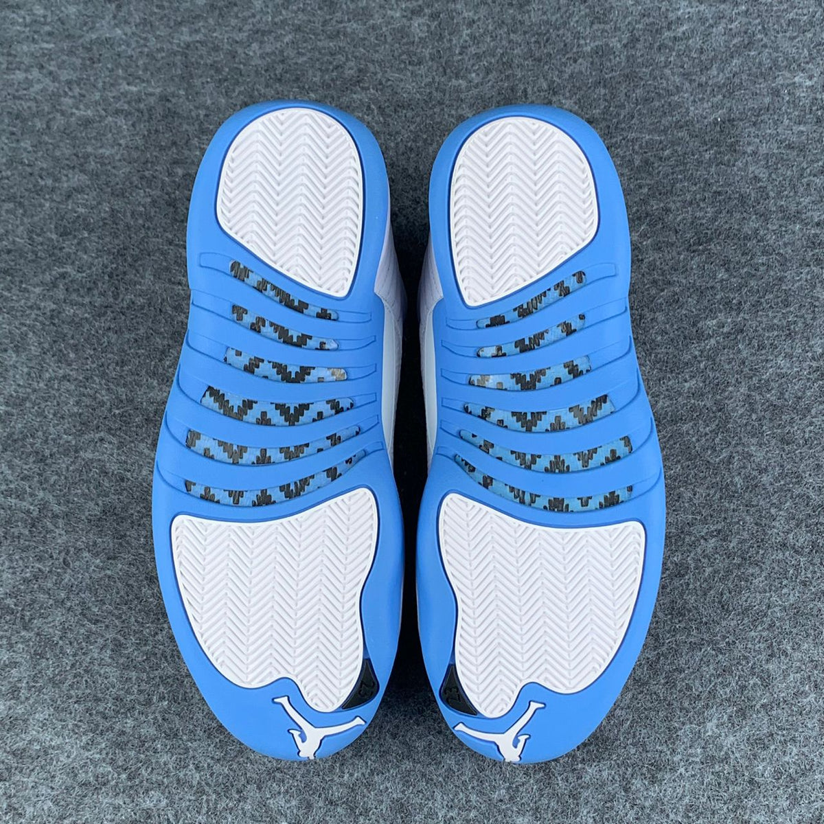 Wmns Air Jordan 12 Retro Sneakers 'UNC' - product view 5