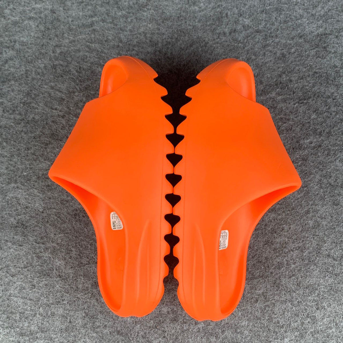 Yeezy Slides 'Enflame Orange' - product view 4