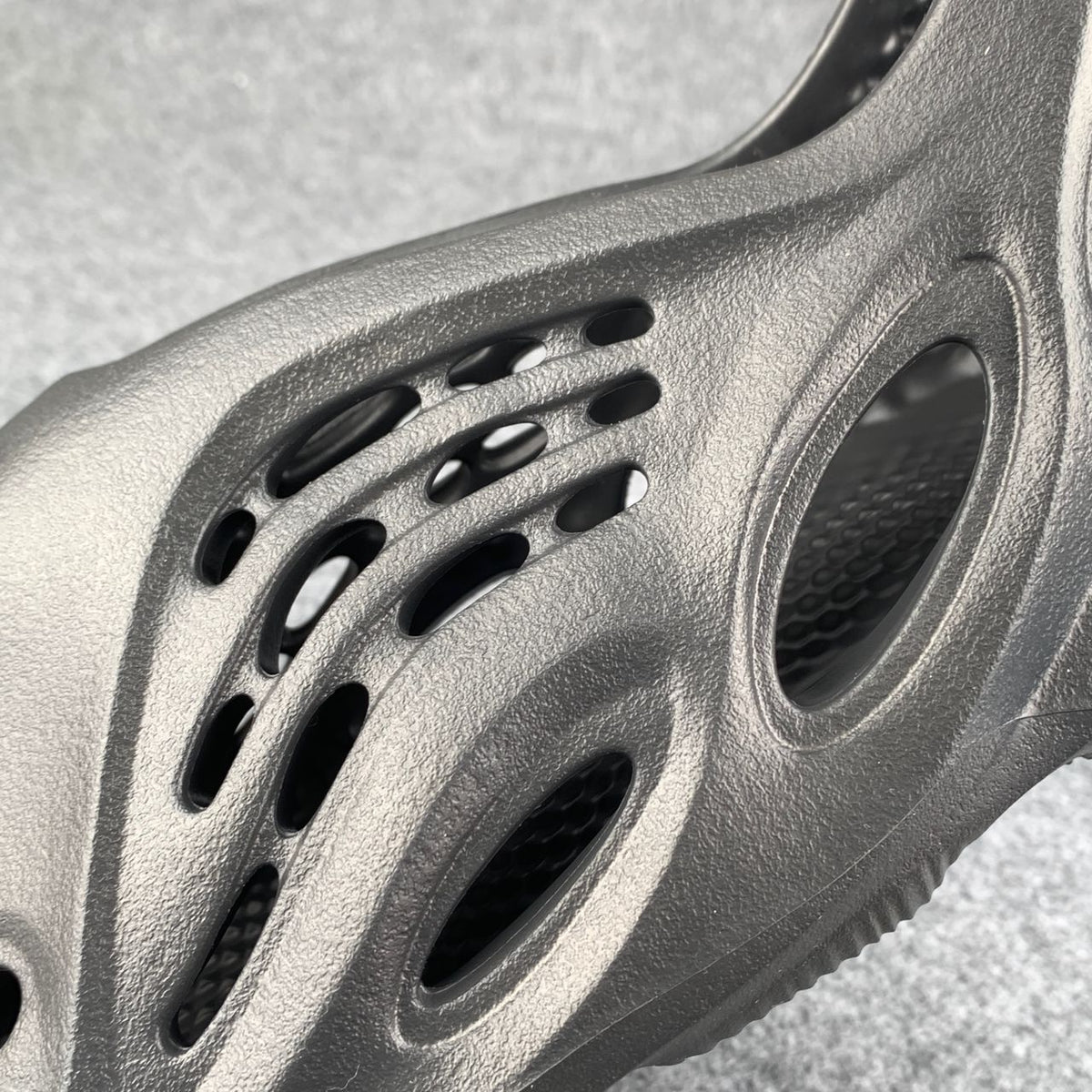 Yeezy Foam Runner 'Onyx' - product view 8