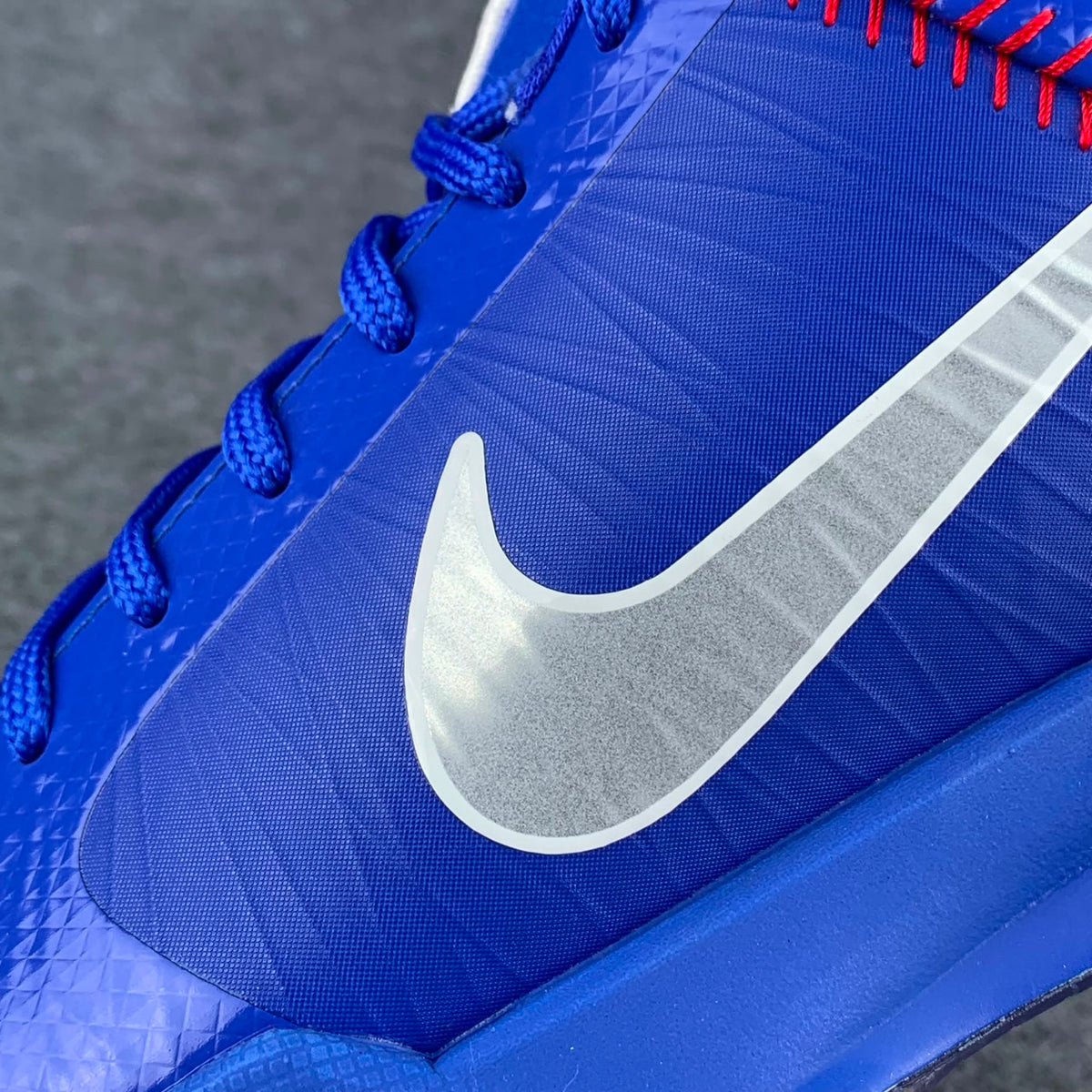 Nike Zoom Kobe 5 Protro Sneakers 'Dodgers' - product view 8