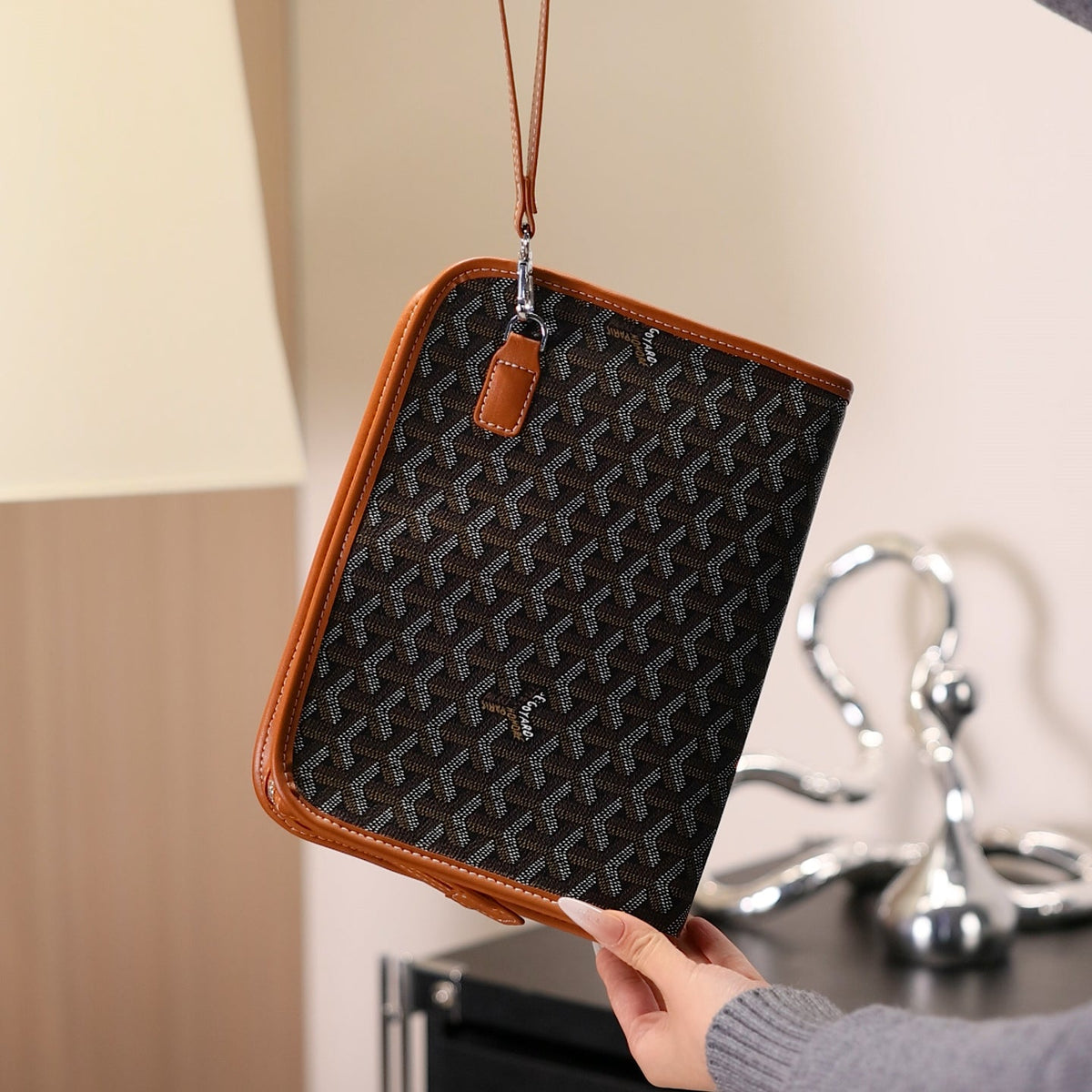 Pattern Wristlet Clutch - product view 2