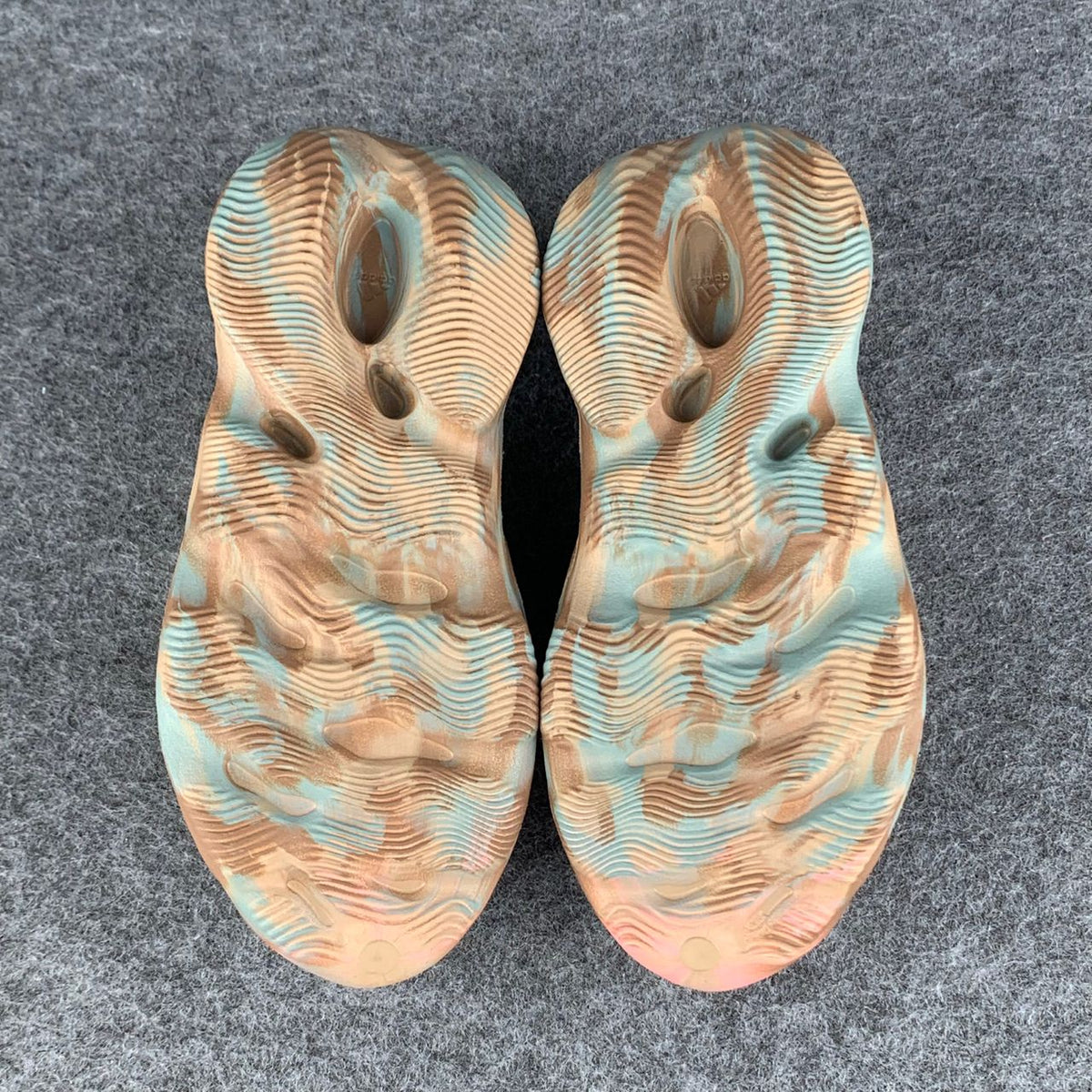Yeezy Foam Runner 'MX Sand Grey' - product view 5