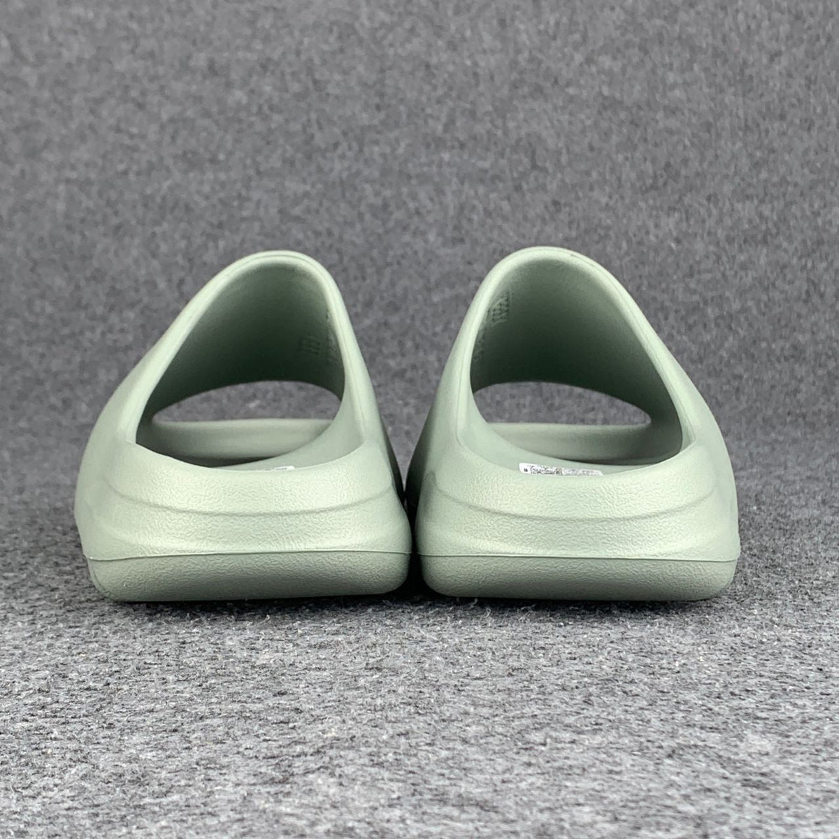 Yeezy Slides 'Salt' - product view 6