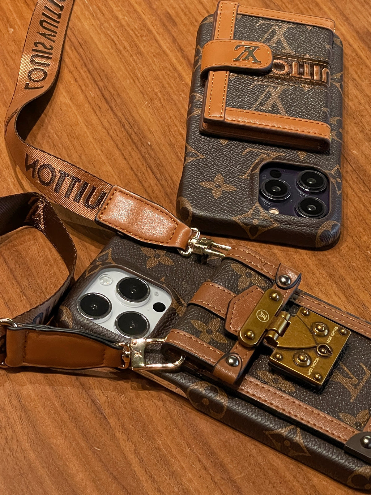 Card Holder Chain iPhone Case - product view 9