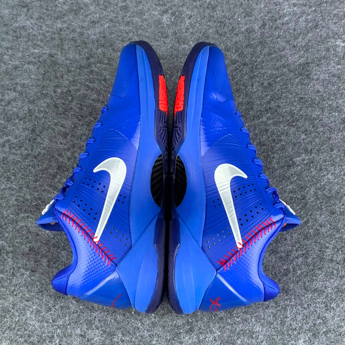Nike Zoom Kobe 5 Protro Sneakers 'Dodgers' - product view 4
