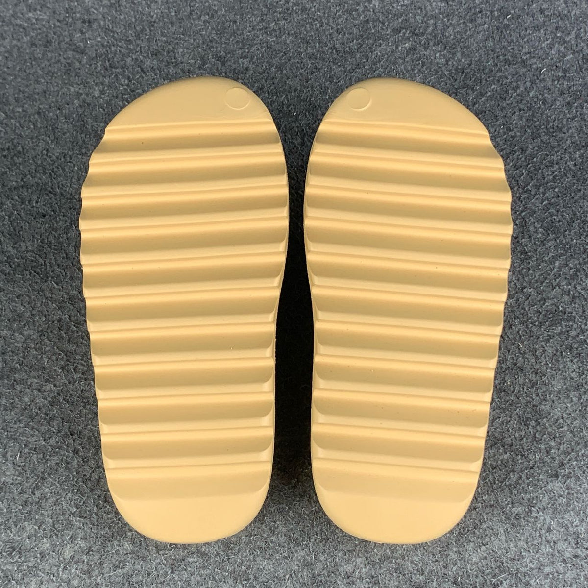 Yeezy Slides 'Desert Sand' - product view 5