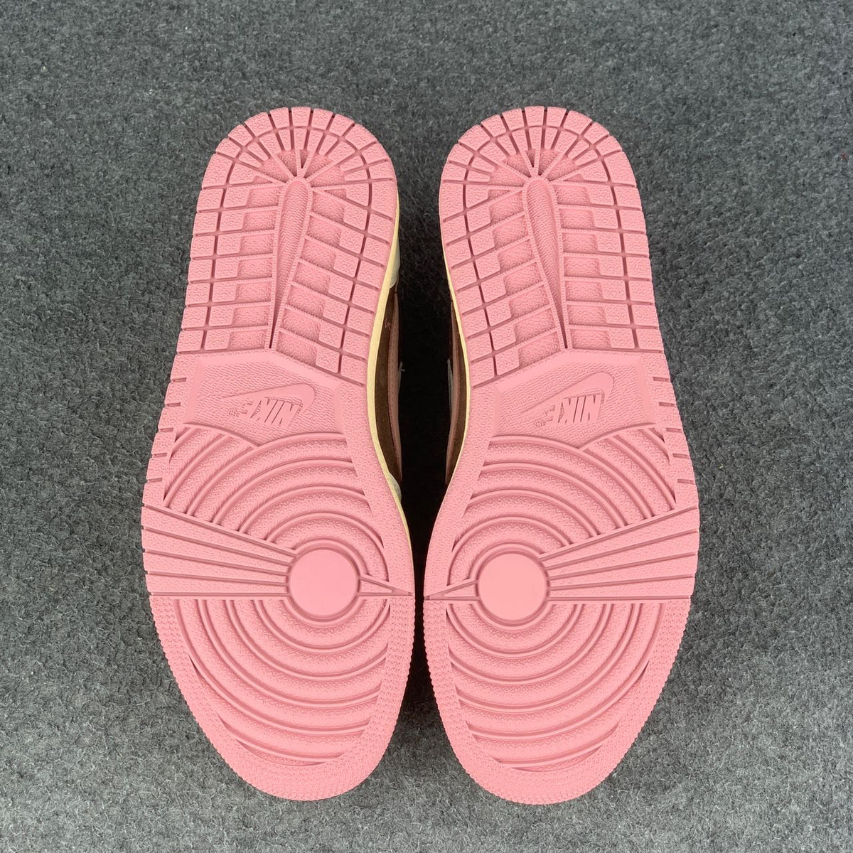 (Custom) Travis Scott x Air Jordan 1 Low OG Wmns Sneakers 'Dark Pony' - product view 5