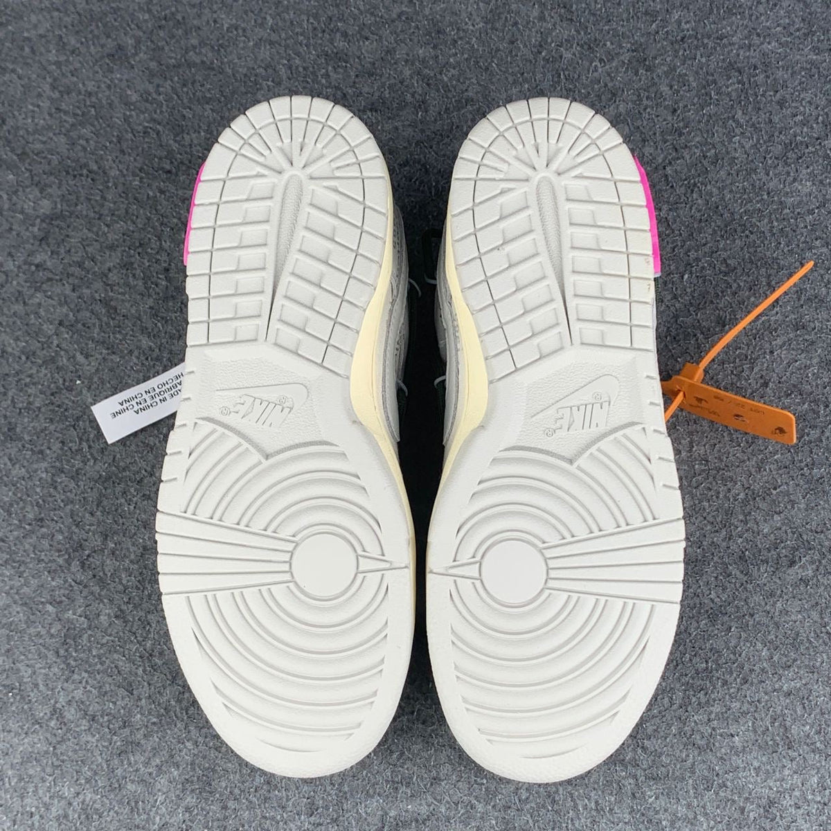 Off-White x Nike Dunk Low Sneakers 'Lot 22 of 50' - product view 5