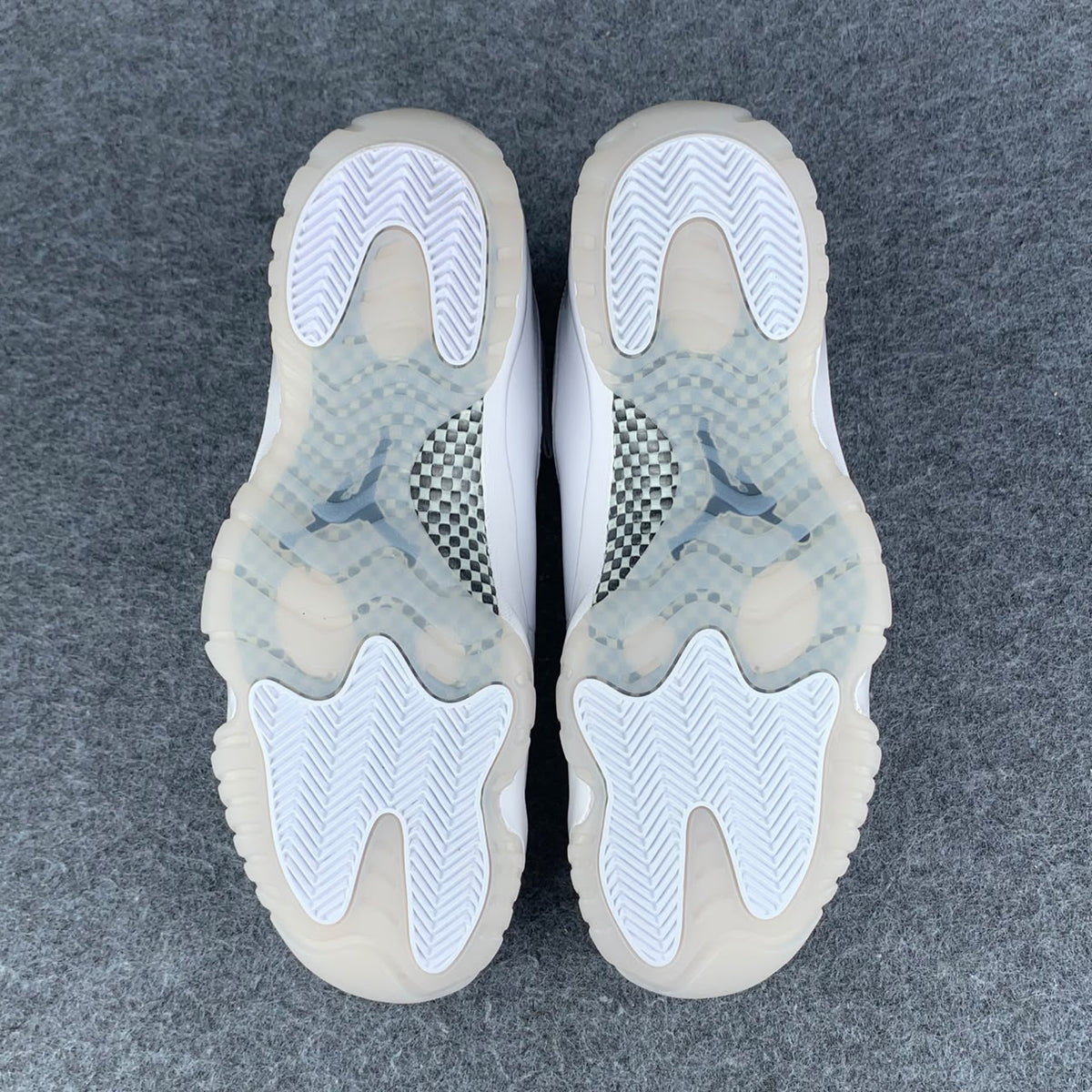 Comme des Garçons x Air Jordan 11 Retro Sneakers 'White' - product view 5