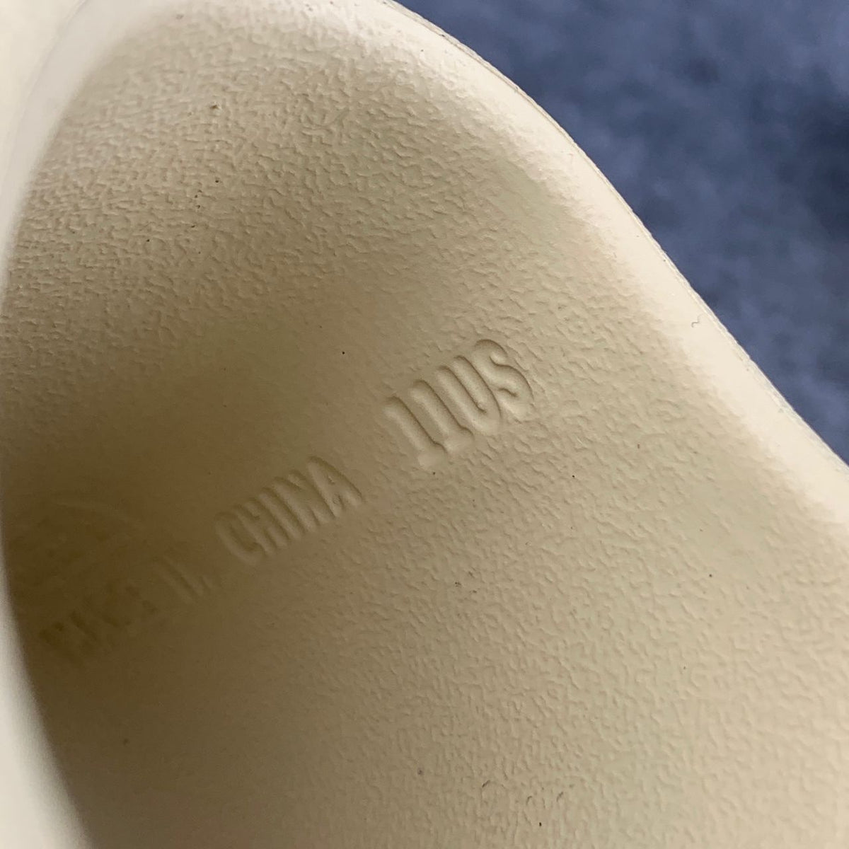 Yeezy Slides 'Bone' - product view 8