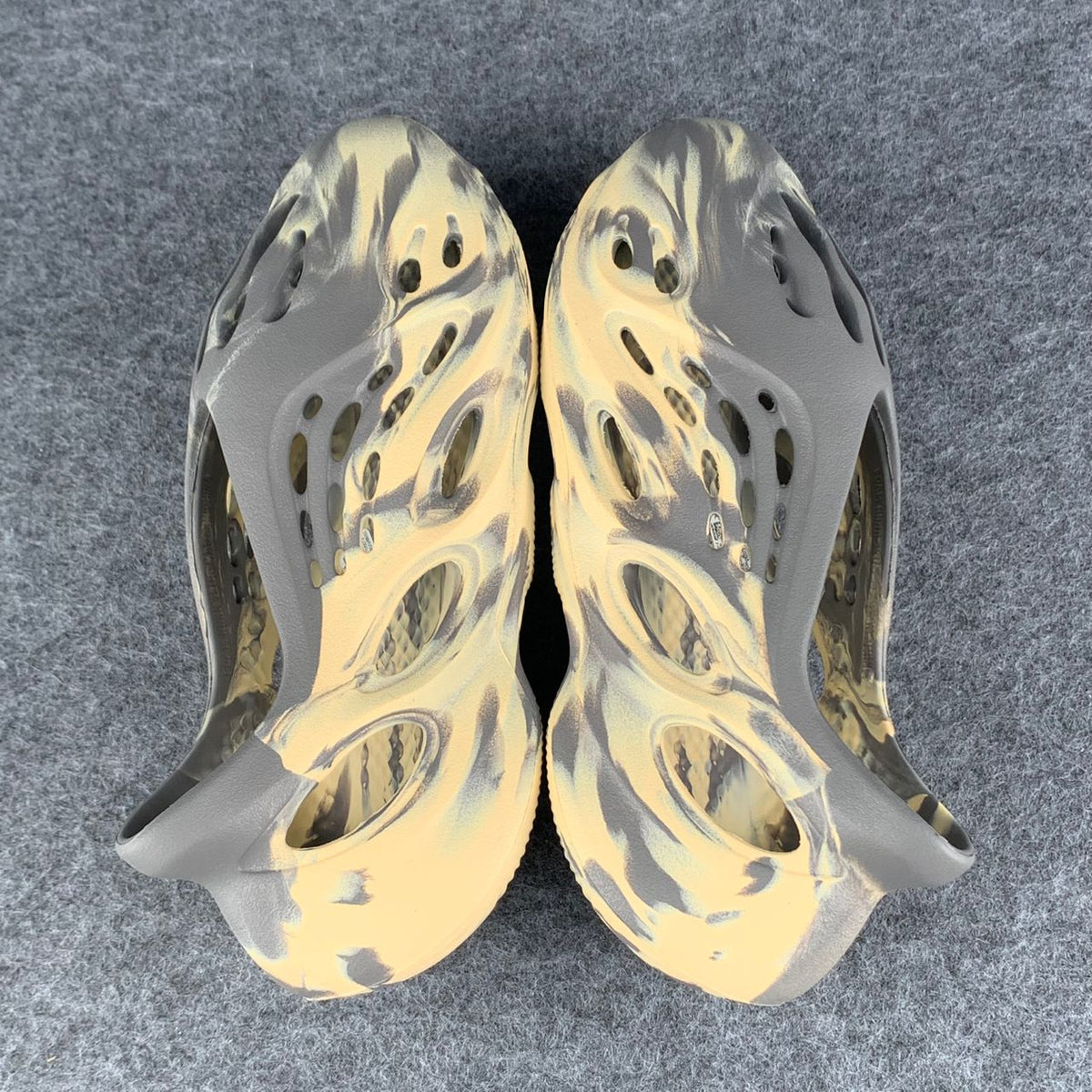Yeezy Foam Runner 'MXT Moon Grey' - product view 3