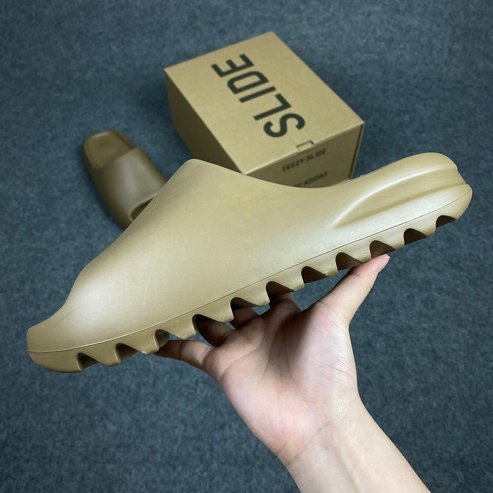 Yeezy Slides 'Core' - product view 1