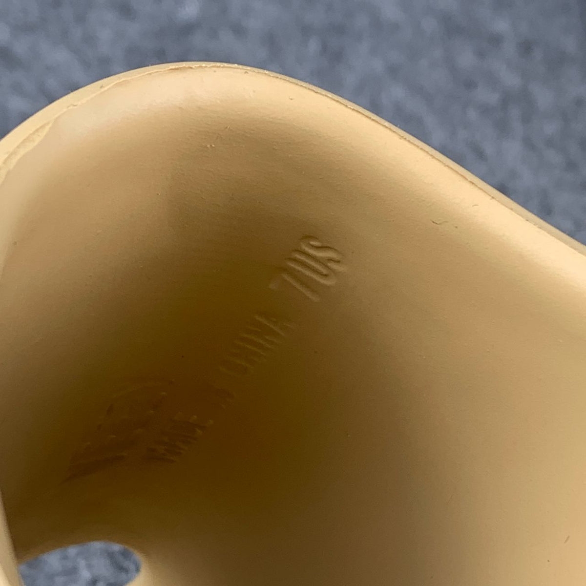 Yeezy Slides 'Desert Sand' - product view 8